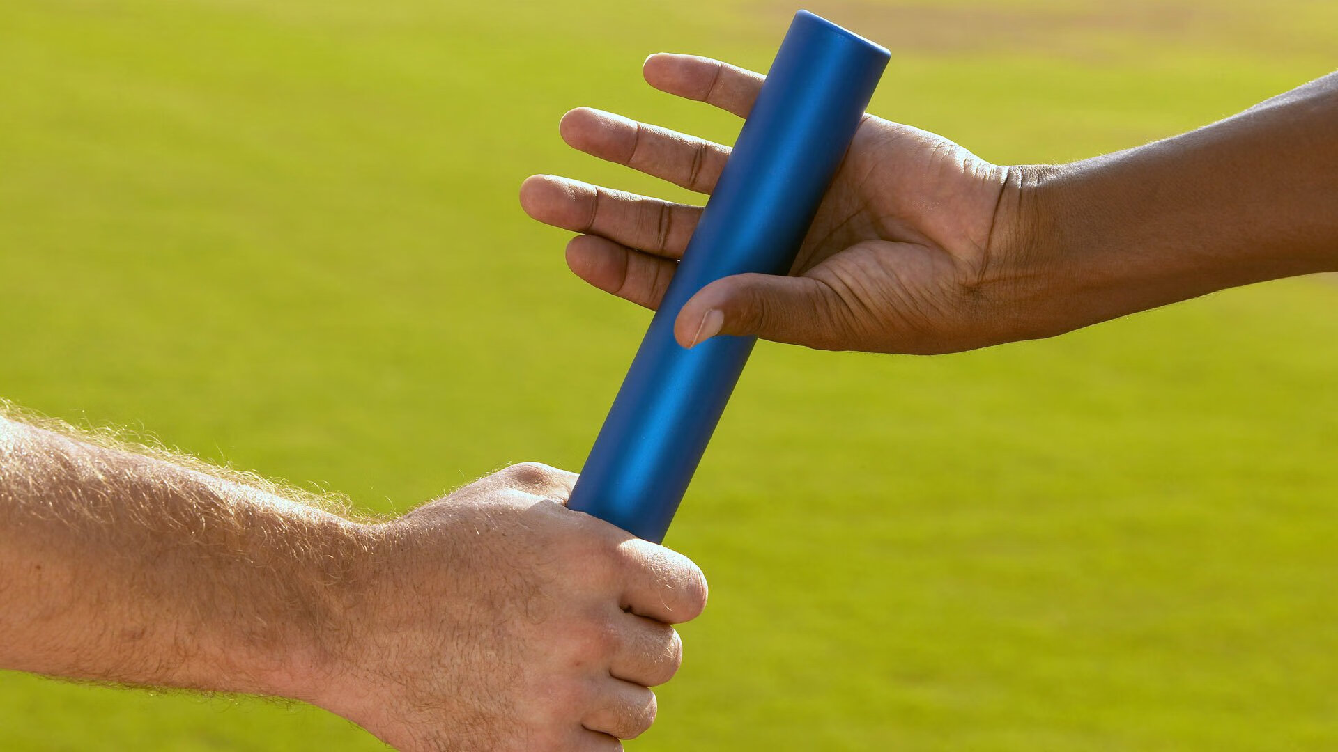 乐鱼体育网页登录-伦敦马拉松热潮不断，选手挑战个人极限，伦敦马拉松2021视频